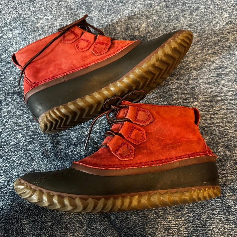 Sorel Women’s Red Out 'N About Leather Outdoor Rain Duck Boots Size 7.5